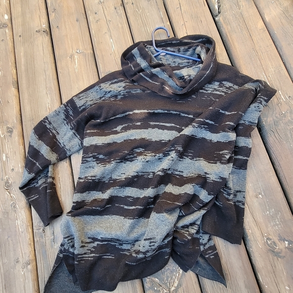 Calvin Klein sweater - Picture 1 of 7